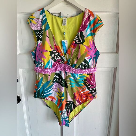 NWT Bleu Rod Beattie Women Wild Heart Key West Cap Sleeve One Piece Swimsuit - Picture 2 of 7